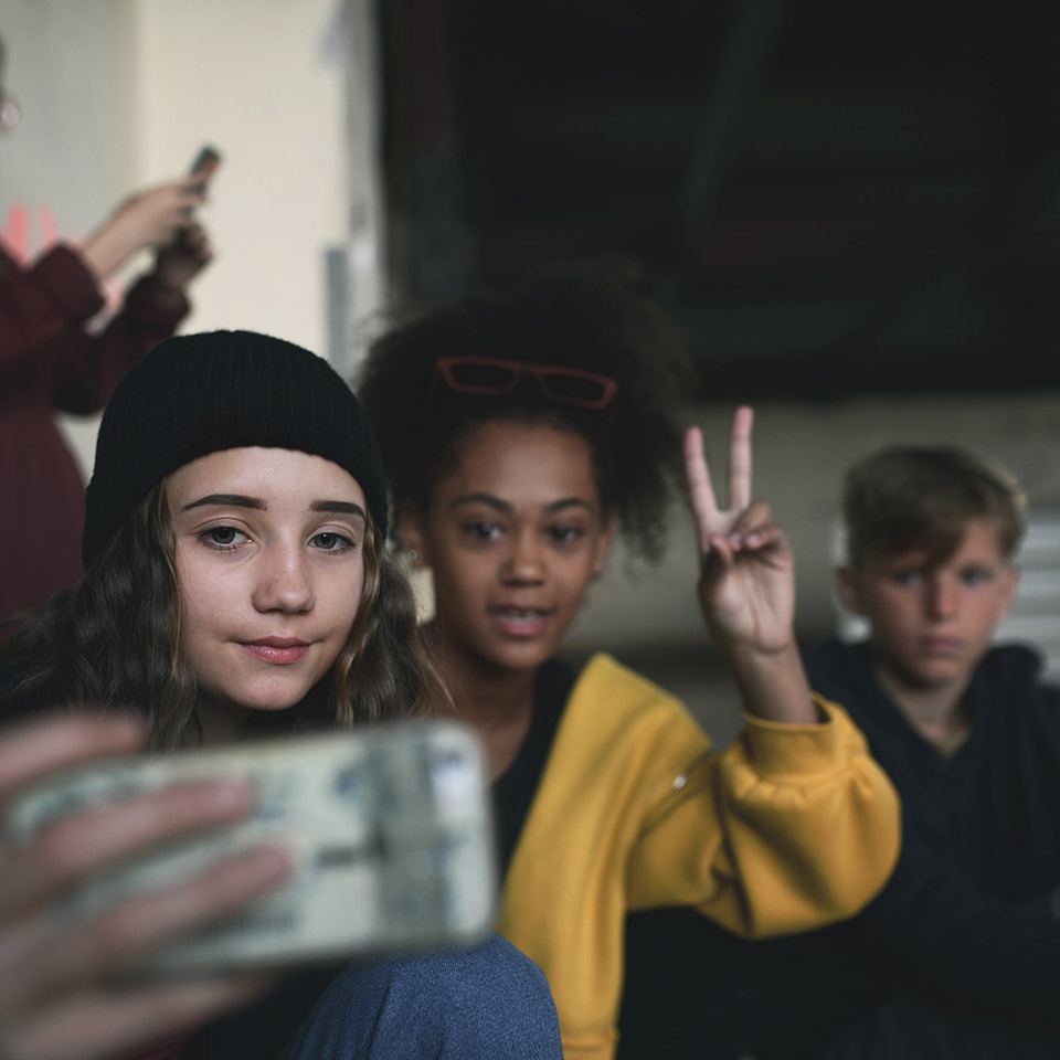 Kinder- und Familienhilfe Michaelshoven gGmbH Die Gesellschaft betreibt stationäre und teilstationäre sowie ambulante Betreuungs- und Beratungsdienste für Kinder und Jugendliche. Die Stiftung Wohnhilfe hat für die Ausstattung der neuen intensivpädagogischen Wohngruppe für Jugendliche im Alter von 12 bis 17 Jahren einen Zuschuss gewährt.